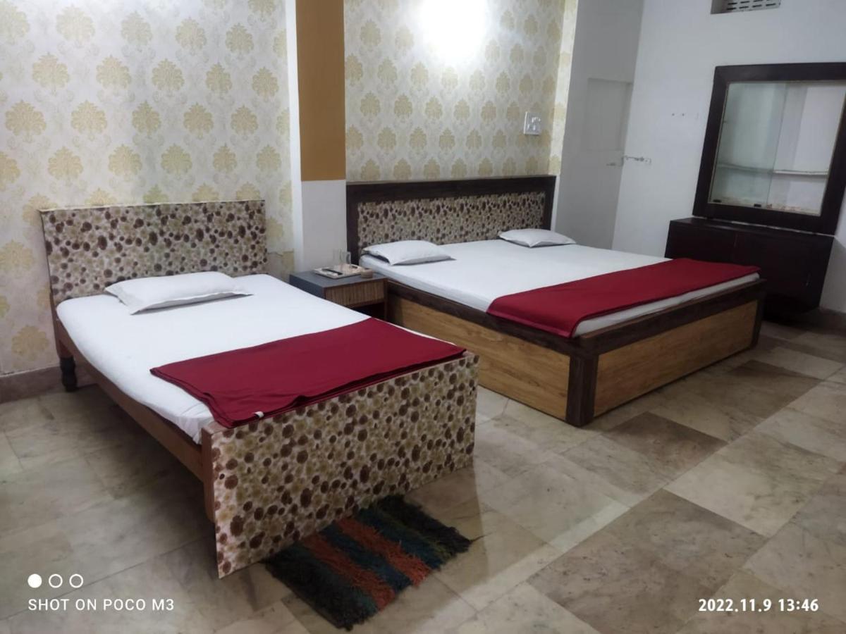 Hotel Well Inn Purî Extérieur photo