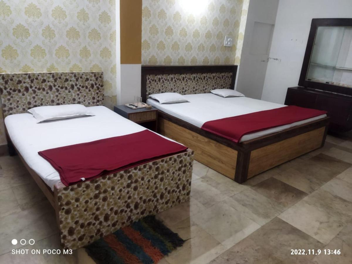 Hotel Well Inn Purî Extérieur photo