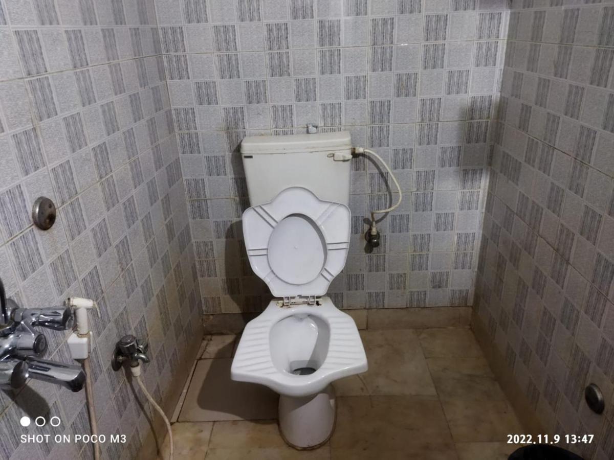 Hotel Well Inn Purî Extérieur photo