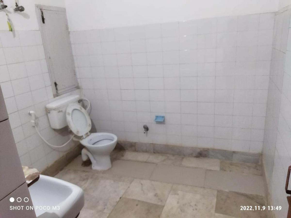 Hotel Well Inn Purî Extérieur photo